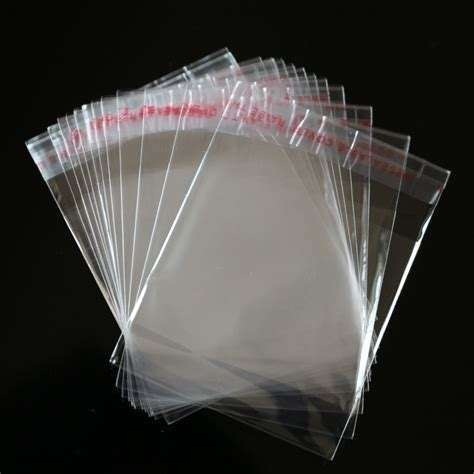 Sacos plásticos com fecho adesivo